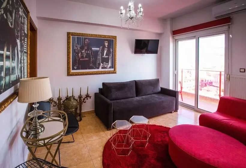 Luxury Suites   Free Parking