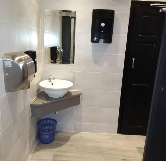 膳宿费 Westend Bar & Restaurant