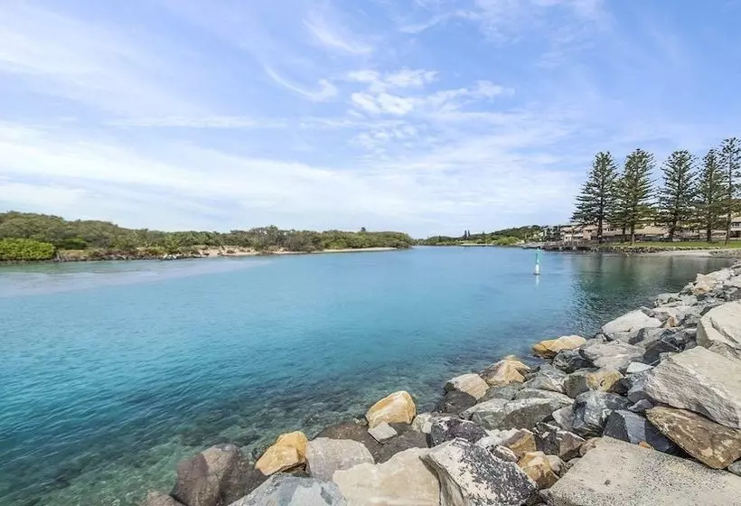 Surfside Apartment 11 By Kingscliff Accommodation