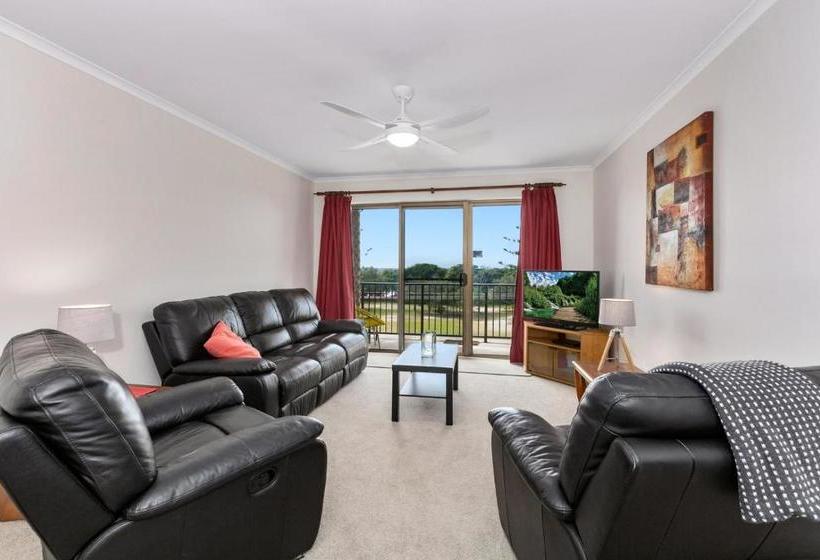 Surfside Apartment 11 By Kingscliff Accommodation