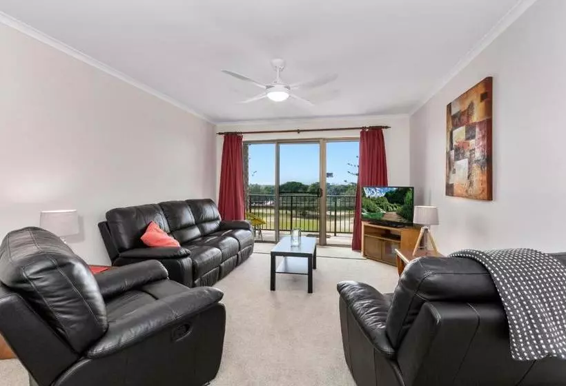 Surfside Apartment 11 By Kingscliff Accommodation