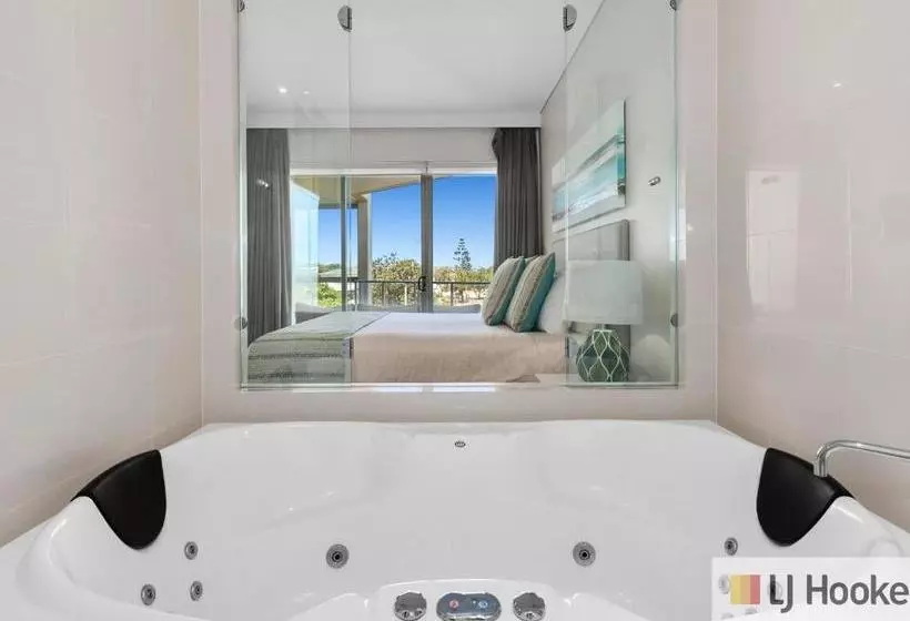 Wave Culture 1204 Beach Bliss   Apartment With Complex Pool & Spa