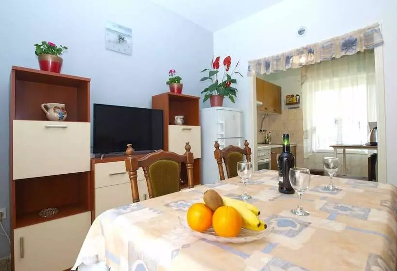 Apartments Blazenka 1270