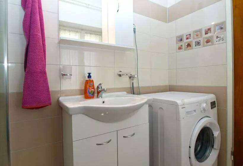 Apartments Blazenka 1270