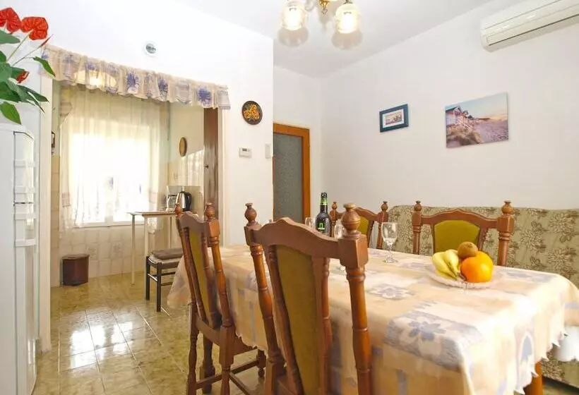 Apartments Blazenka 1270