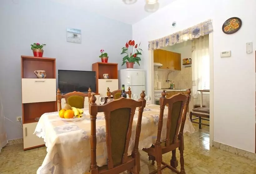 Apartments Blazenka 1270