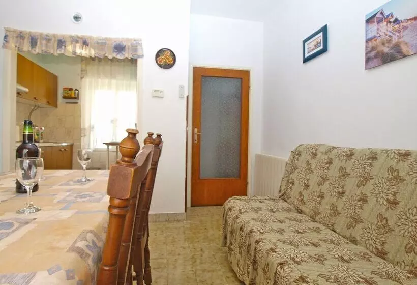 Apartments Blazenka 1270
