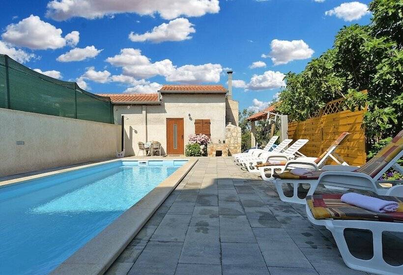 Apartments Valbandon 1008