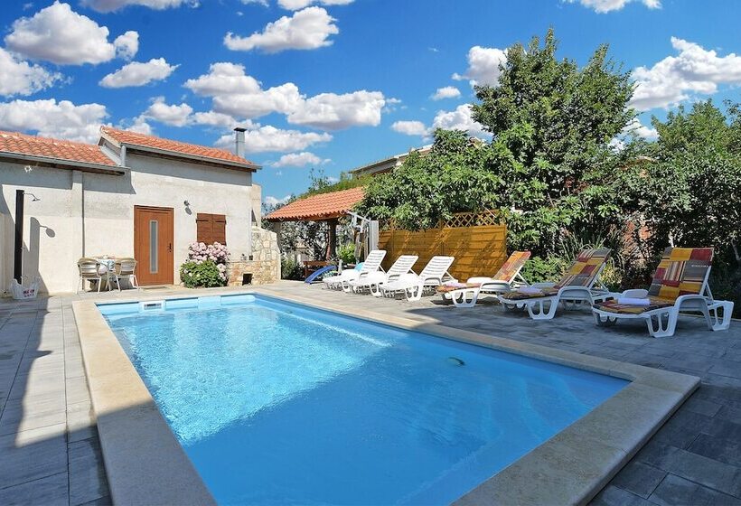 Apartments Valbandon 1008