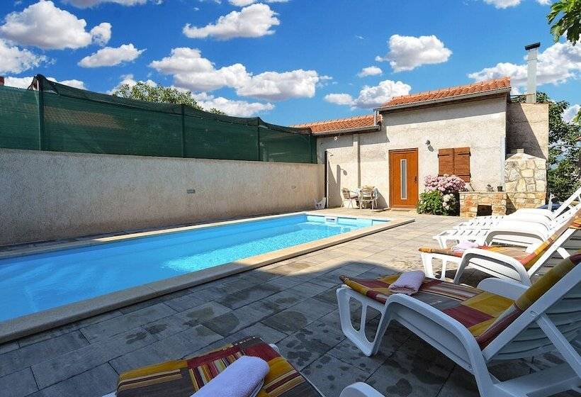 Apartments Valbandon 1008