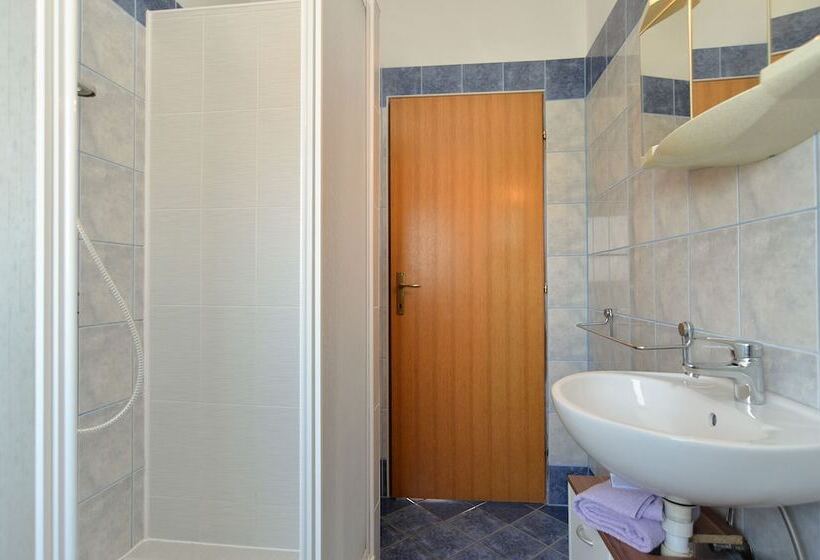 Apartments Valbandon 1008