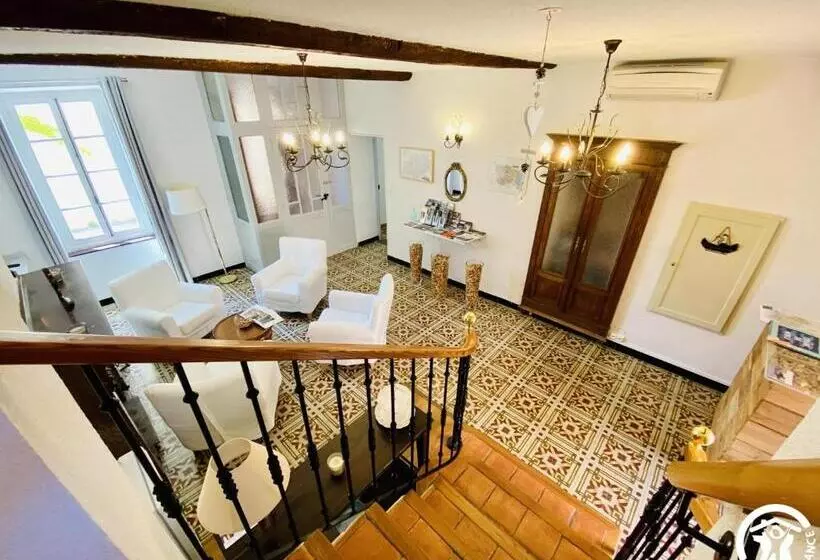 ベッドアンドブレックファースト Le Coq Du Nord   Mailhac Gîte Et Chambres D Hôtes