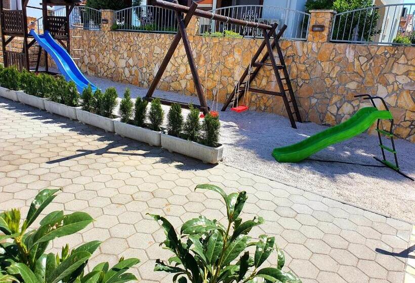 Boutique Hotel Bora & Villas Garamm