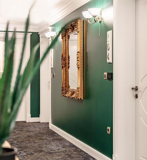 Boutique Hotel Bora & Villas Garamm