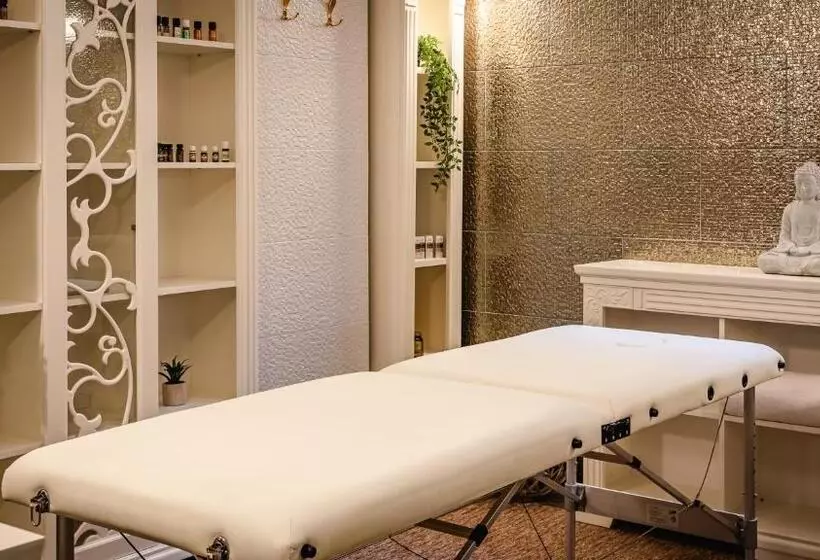 Boutique Hotel Bora & Villas Garamm