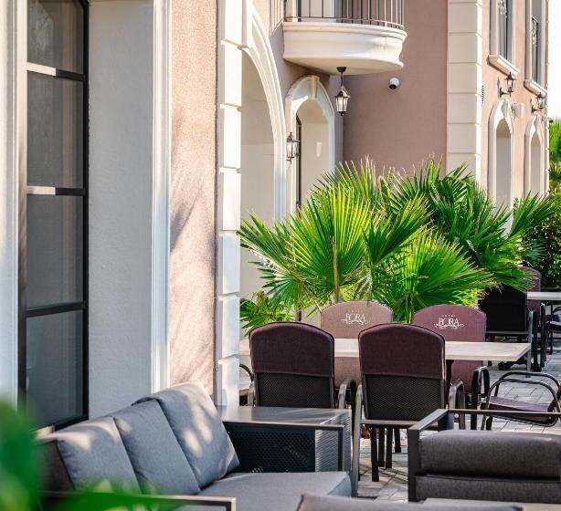 Boutique Hotel Bora & Villas Garamm