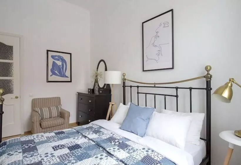 Hotelli City Of Rivers Near Palace Square