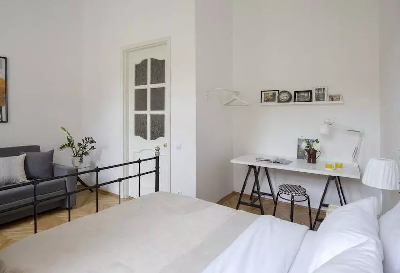 Hotelli City Of Rivers Near Palace Square