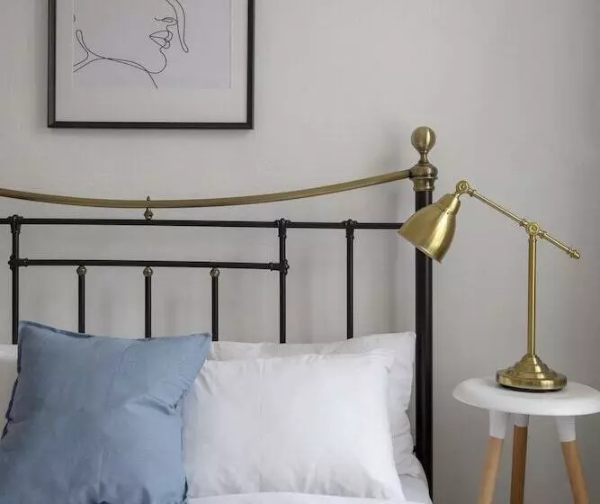 Hotelli City Of Rivers Near Palace Square