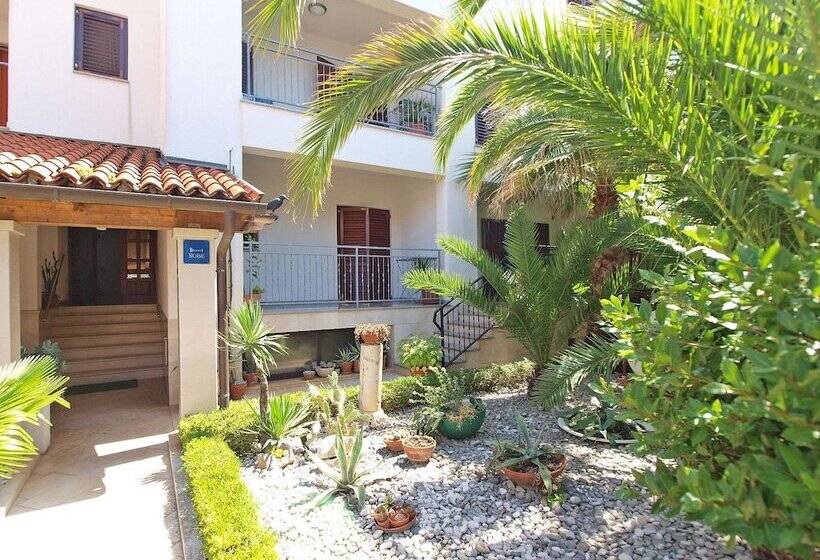 هتل Rooms Ivica 1452