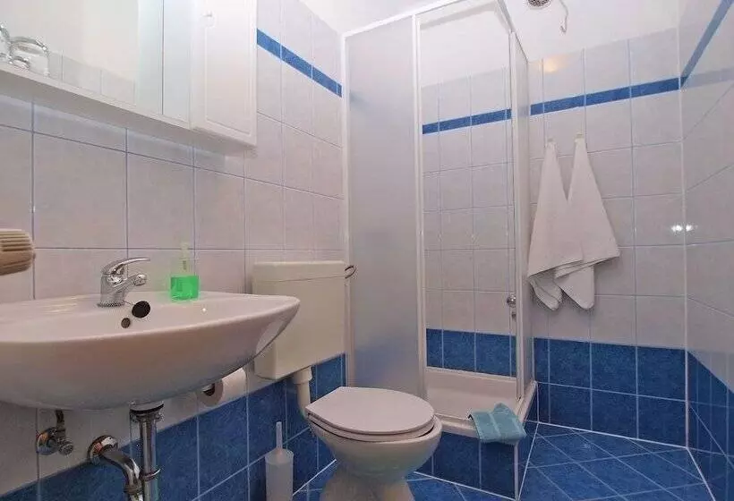 ホテル Rooms Ivica 1452