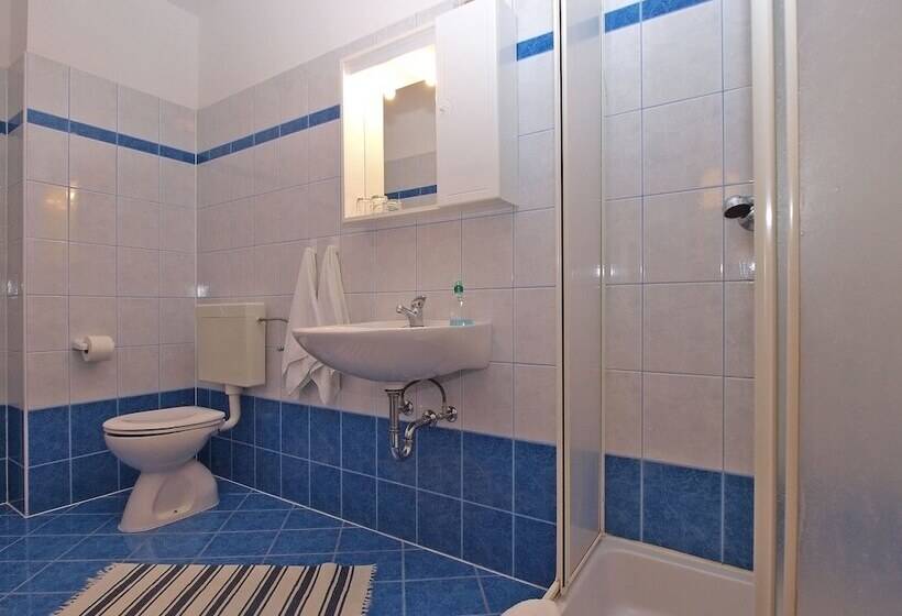 هتل Rooms Ivica 1452