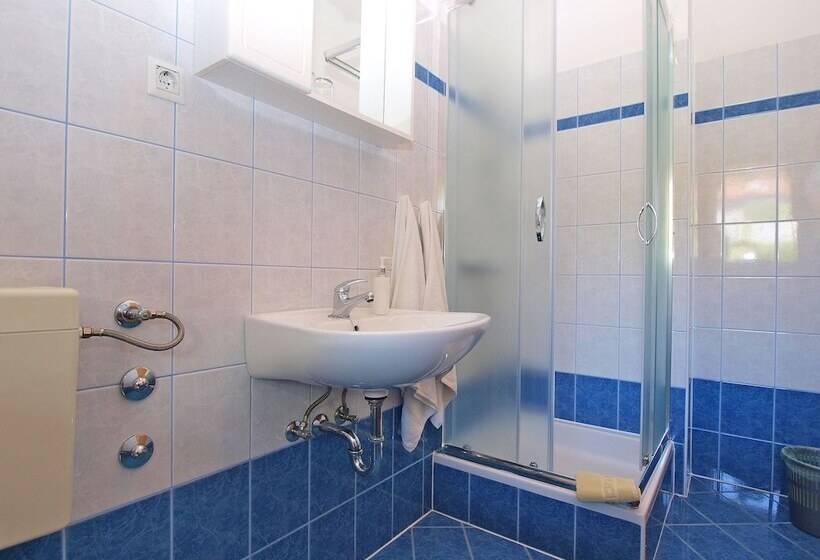 هتل Rooms Ivica 1452