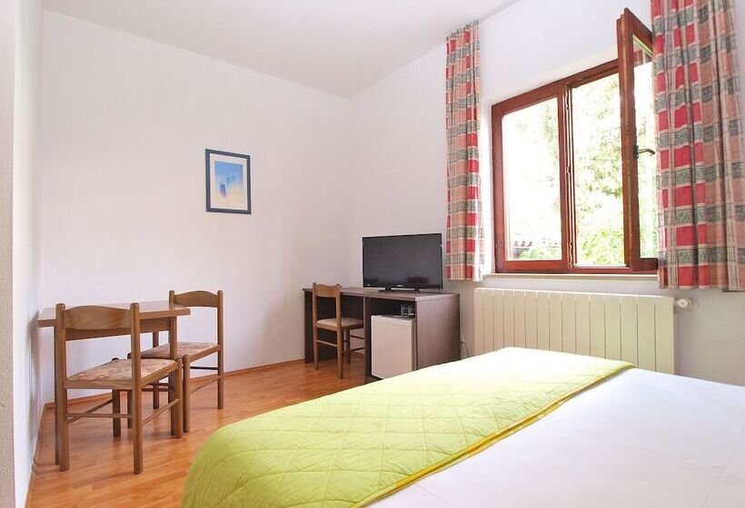 هتل Rooms Ivica 1452