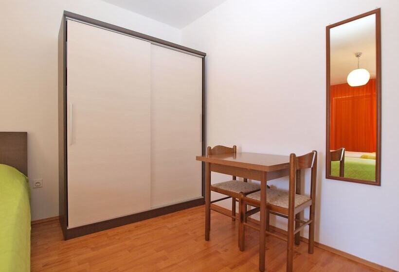 هتل Rooms Ivica 1452