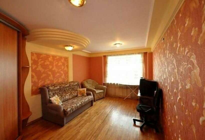 Apartments Courtyard Seating