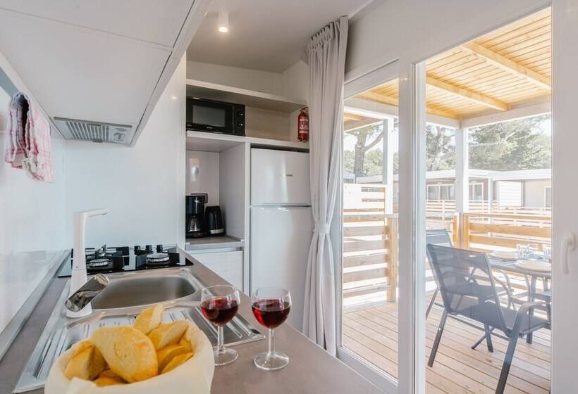 Hotel Mediteran Kamp Mobile Homes In Camping Ljutic