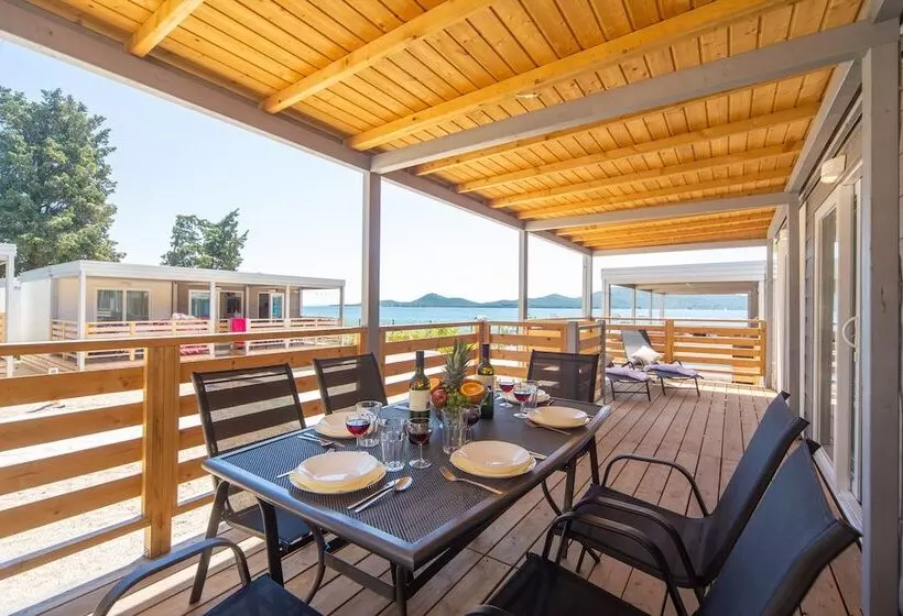 ホテル Mediteran Kamp Mobile Homes In Camping Ljutic