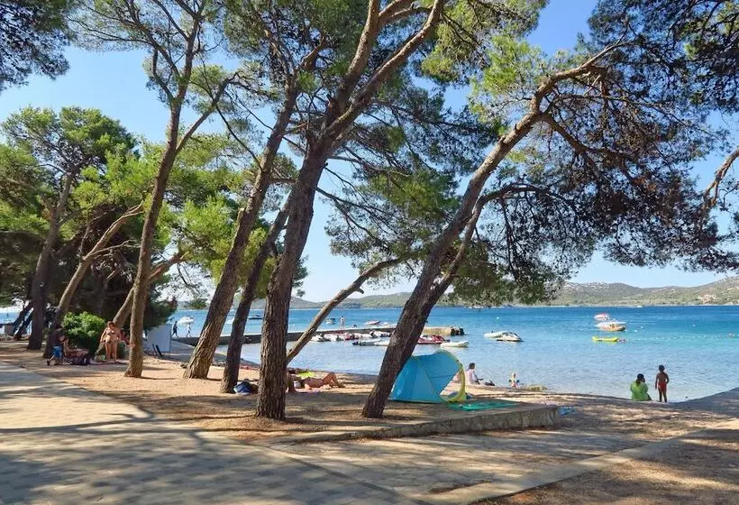 ホテル Mediteran Kamp Mobile Homes In Camping Ljutic