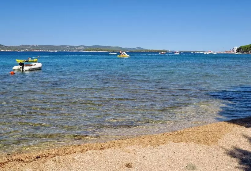 ホテル Mediteran Kamp Mobile Homes In Camping Ljutic