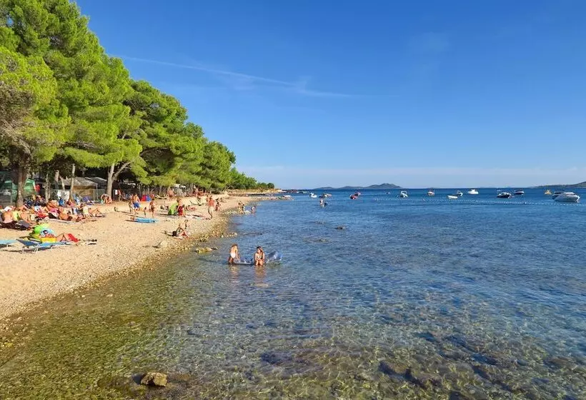 ホテル Mediteran Kamp Mobile Homes In Camping Ljutic