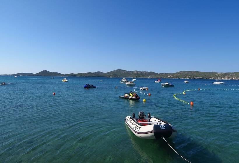 Hotel Mediteran Kamp Mobile Homes In Camping Ljutic