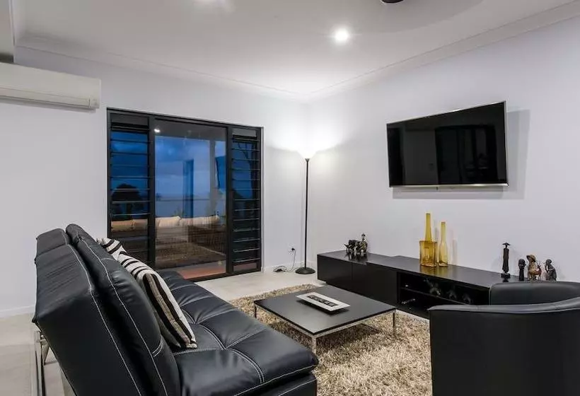 Onestep Airlie Retreat