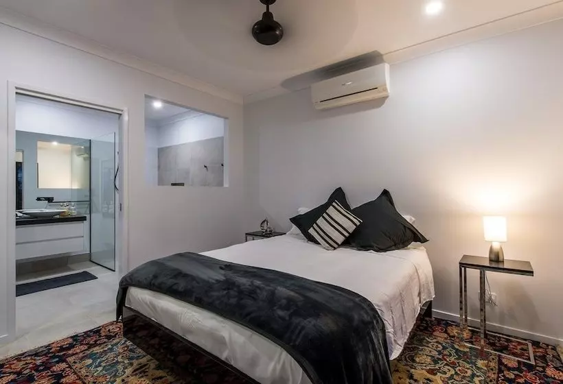 Onestep Airlie Retreat