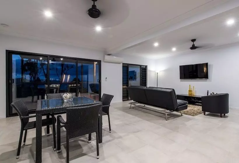 Onestep Airlie Retreat