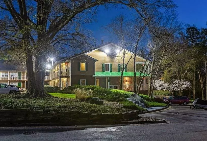 Hometowne Studios By Red Roof Atlanta Ne Downtown Norcross