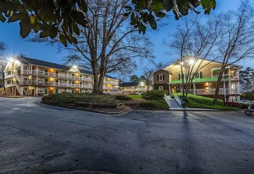 Hometowne Studios By Red Roof Atlanta Ne Downtown Norcross