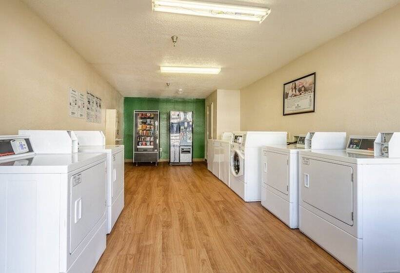 Hometowne Studios By Red Roof Atlanta Ne Downtown Norcross