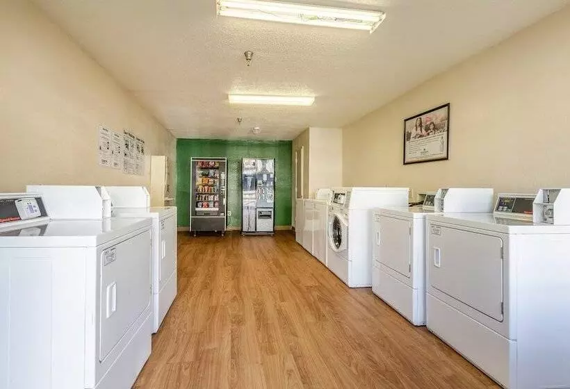 Hometowne Studios By Red Roof Atlanta Ne Downtown Norcross