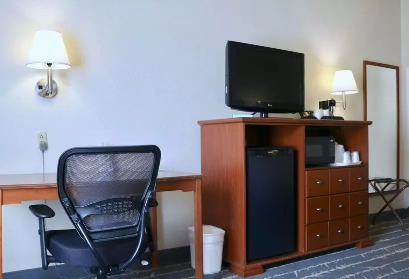 فندق Best Western Fostoria Inn & Suites