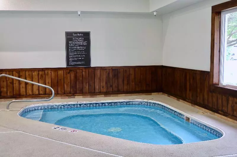 فندق Best Western Fostoria Inn & Suites