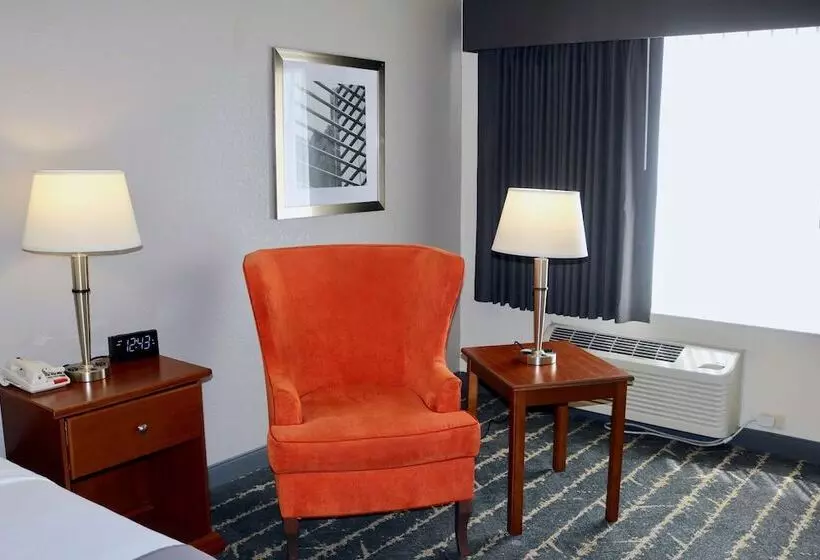 فندق Best Western Fostoria Inn & Suites