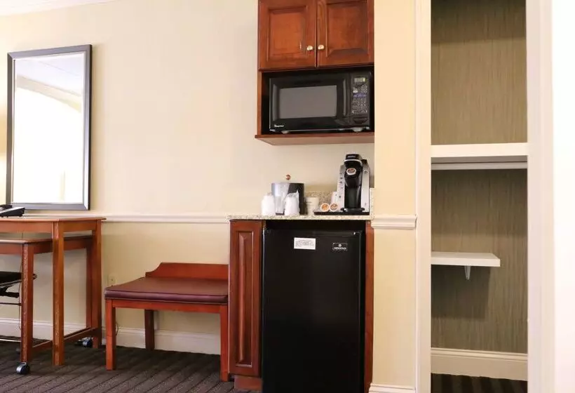 בית מלון כפרי Best Western Springfield