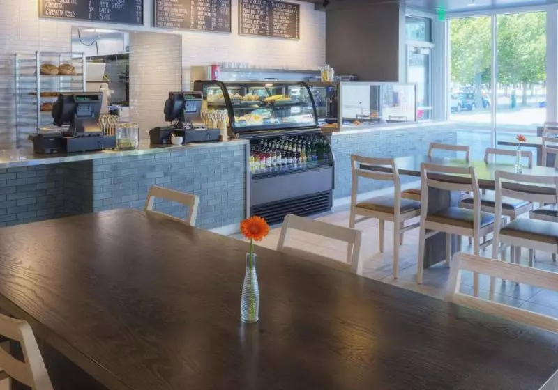 Отель Eastlund, Best Western Premier Collection