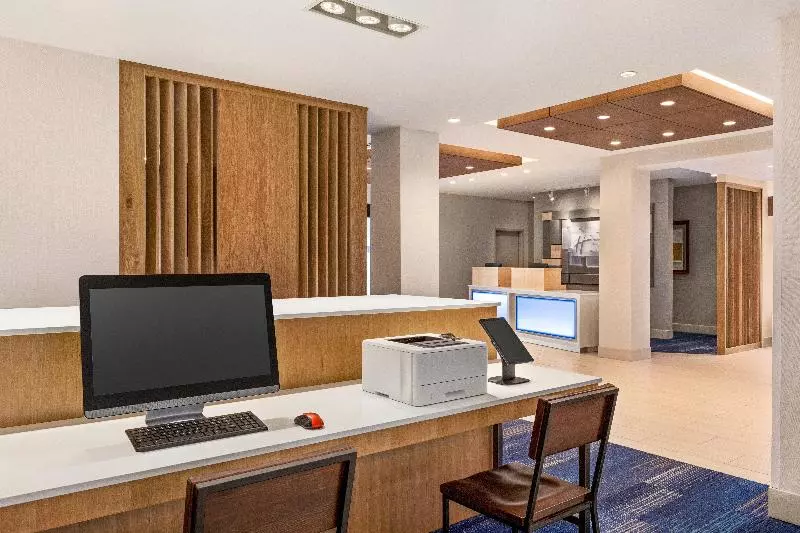 هتل Holiday Inn Express & Suites Denver Airport, An Ihg