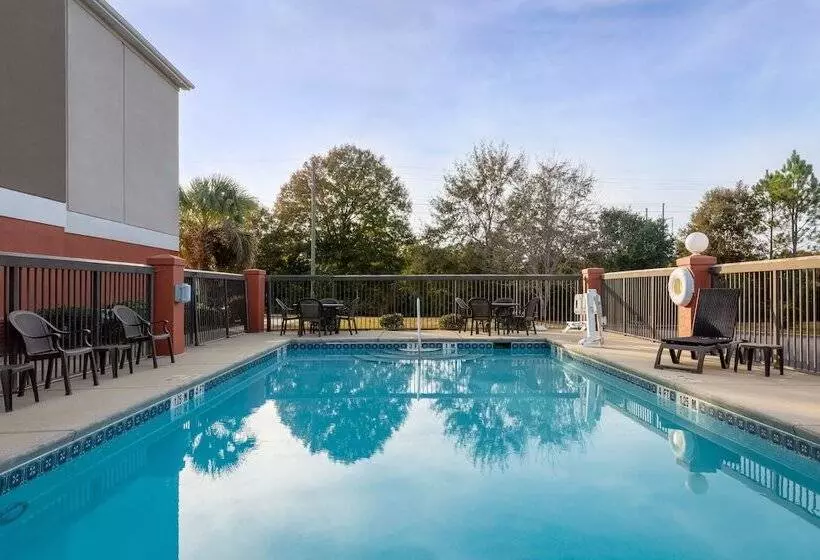 فندق Holiday Inn Express & Suites Milton East I 10, An Ihg